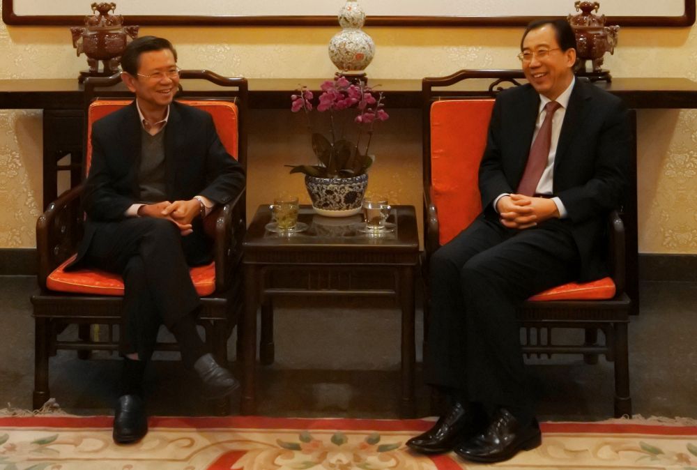 吴海龙会长会见新加坡前副总理黄根成