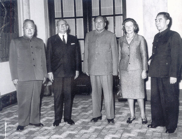 毛主席、周总理和陈毅副总理会见法国前总理富尔